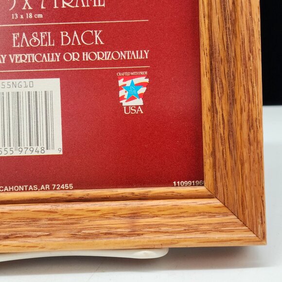 Handcrafted Oak 5x7 Picture Frame With Easel Back Display Made In USA - Picture 4 of 10